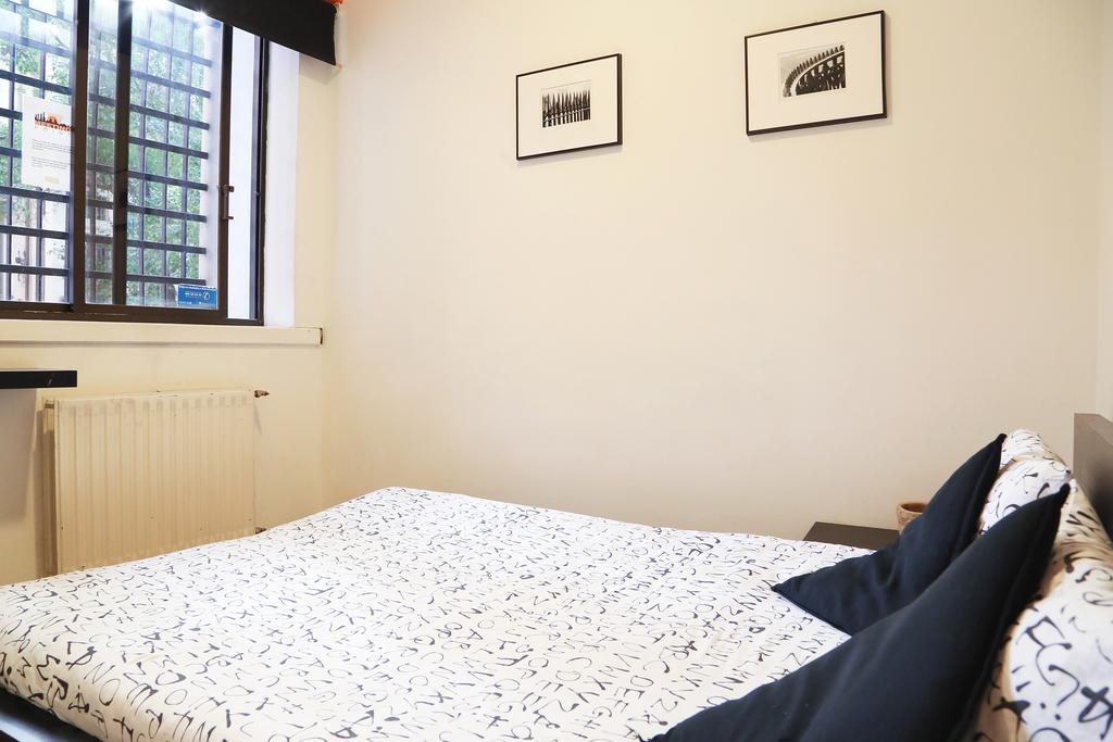 Hostels Meetingpoint Madrid Extérieur photo