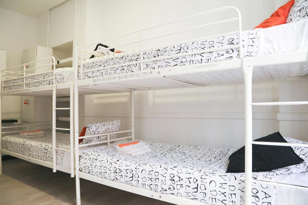 Hostels Meetingpoint Madrid Extérieur photo