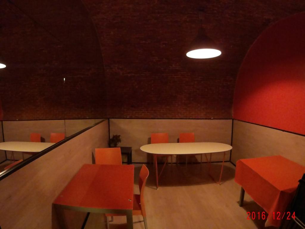 Hostels Meetingpoint Madrid Extérieur photo