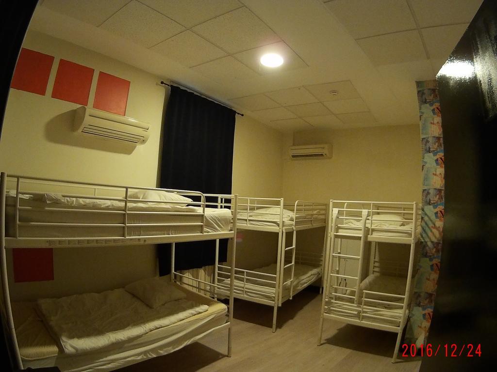 Hostels Meetingpoint Madrid Extérieur photo