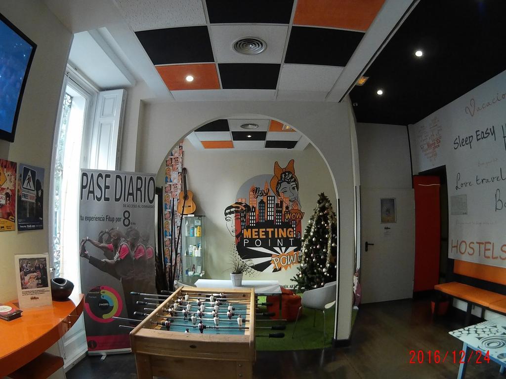 Hostels Meetingpoint Madrid Extérieur photo