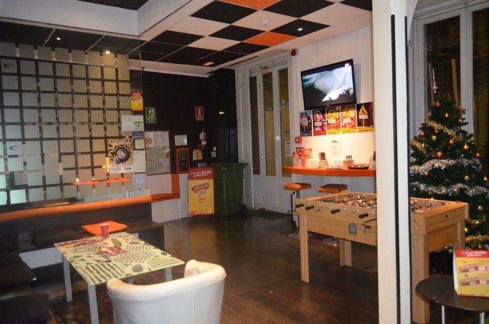 Hostels Meetingpoint Madrid Extérieur photo
